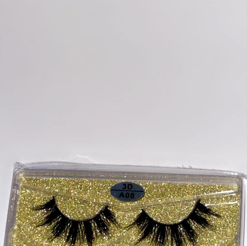 Eyelashes - Picture 2 of 11